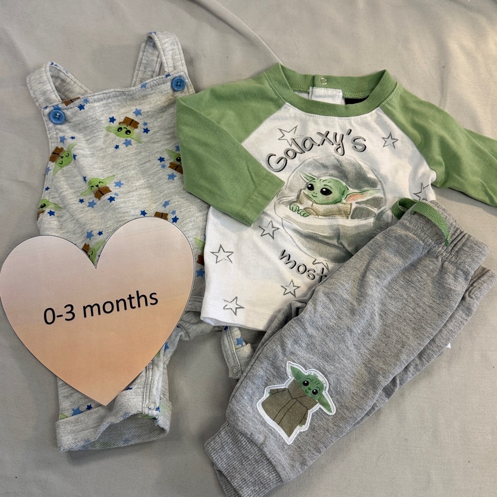 Star Wars - 3 piece Green and White Baby Newborn Grogu Outfit